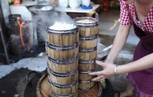 有酒有肉有故事的小县城，长江码头喝早酒，约起来 #早酒文化  @抖音小助手