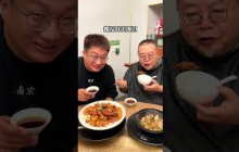 偶遇行业前辈沈宏非老师，肥肠配咖啡，这搭配怎么样？