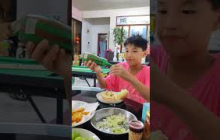 生菜鸡蛋汉堡，薯条，葡萄，素鸡块 #蛋汉堡 #薯条